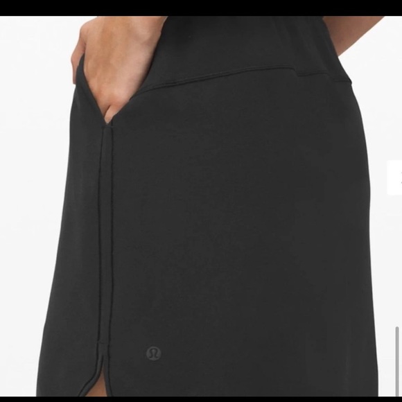 LULULEMON ON THE FLY SKIRT SIZE 4 - Picture 2 of 2